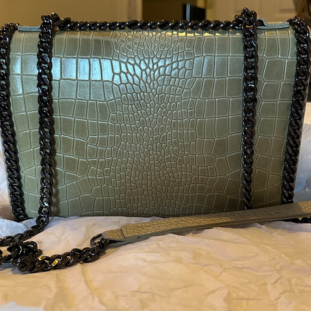 Chic tan Croc-Embossed Crossbody Bag